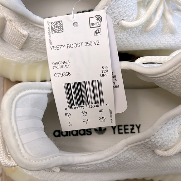 NWT / NIB - YEEZY Boost 350 V2, size 7 - Picture 5 of 5